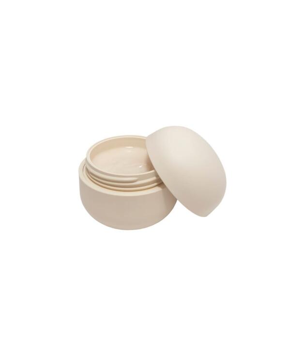 Minimalist nourishing face balm